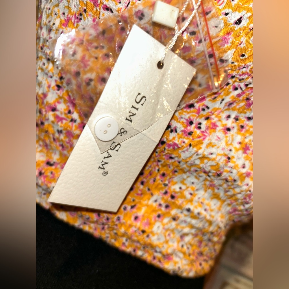 Yellow Floral Crop Top. NWT - Picture 8 of 10